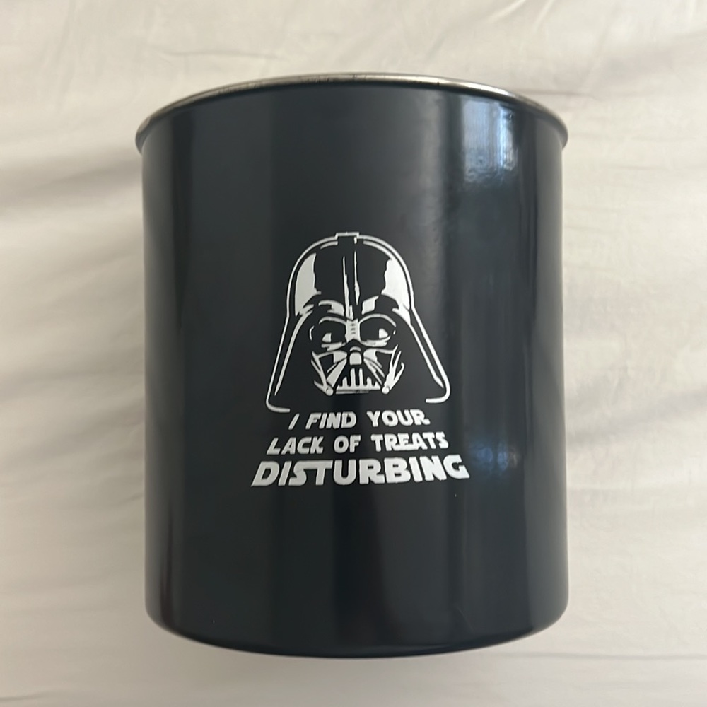 Halloween Tin - Darth Vader